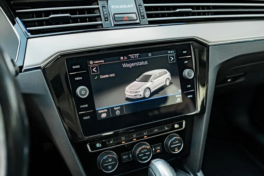 Volkswagen Passat Variant 1.5 TSI Elegance Business R uit 2020, foto 20