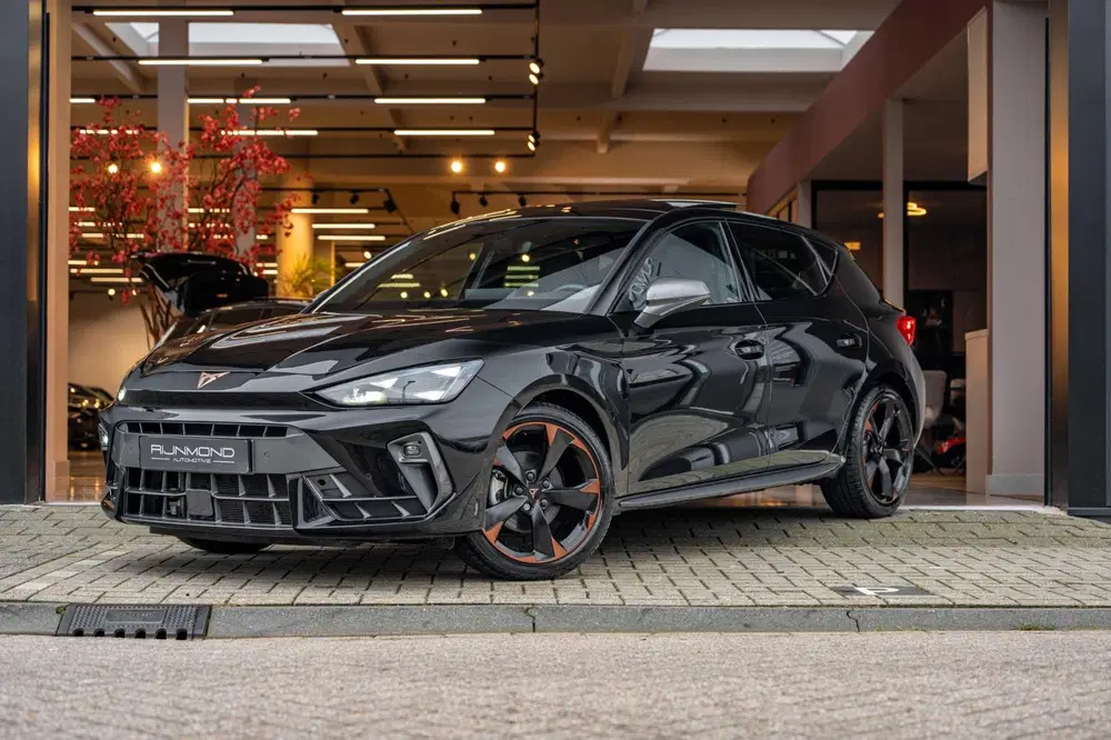 Cupra Leon 1.5 TSI e-Hybrid Business uit 2025