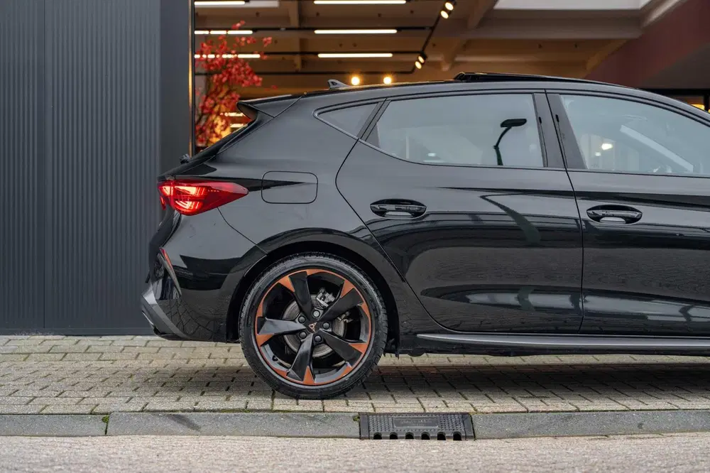 Cupra Leon 1.5 TSI e-Hybrid Business uit 2025, foto 16