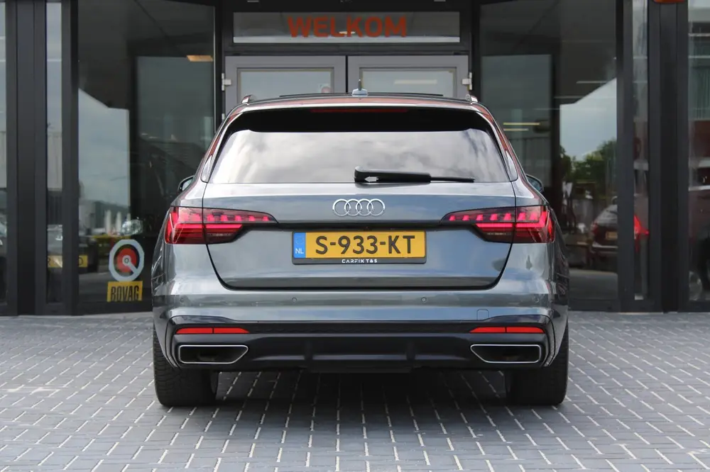 Audi A4 35 TFSI Launch edition Sport uit 2020, foto 11