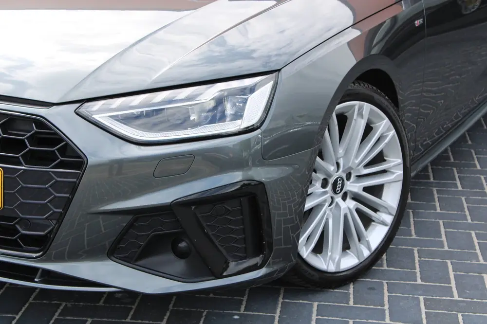 Audi A4 35 TFSI Launch edition Sport uit 2020, foto 5