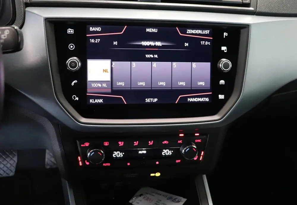 SEAT Arona 1.0 TSI DSG Style Business Intense Automaa uit 2019, foto 15