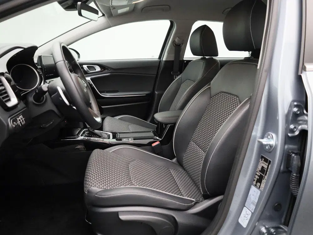Kia Ceed Pulse 1.0 T-GDi 120 MHEV DCT ISG uit 2024, foto 10