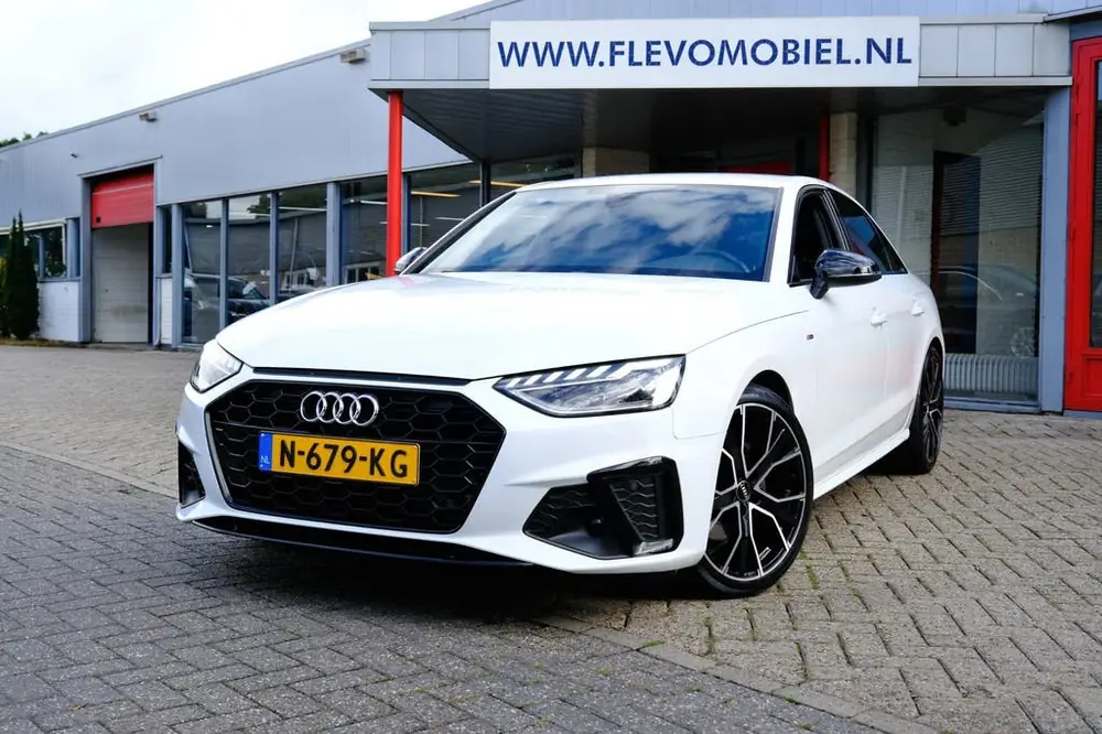 Audi A4 Limousine 35 TFSI S edition Competition S-line Aut. uit 2021
