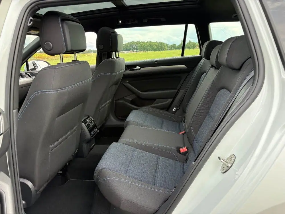 Volkswagen PASSAT 1.4 TSI GTE / BUSSINESS / PANO / NETTE STA uit 2021, foto 19