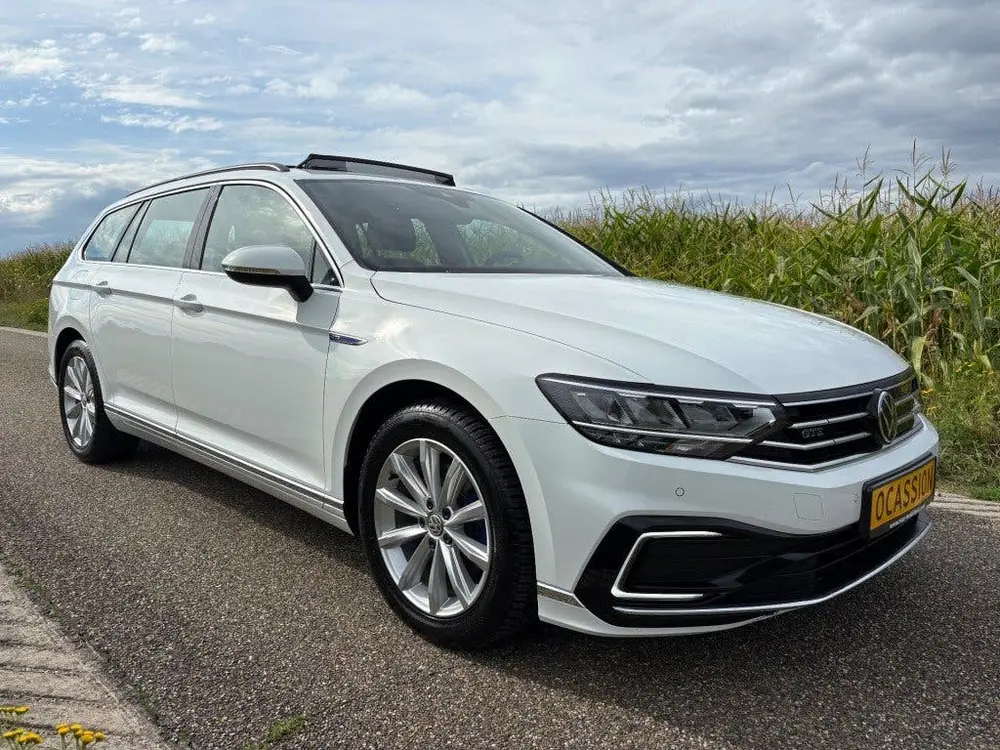 Volkswagen PASSAT 1.4 TSI GTE / BUSSINESS / PANO / NETTE STA uit 2021, foto 3