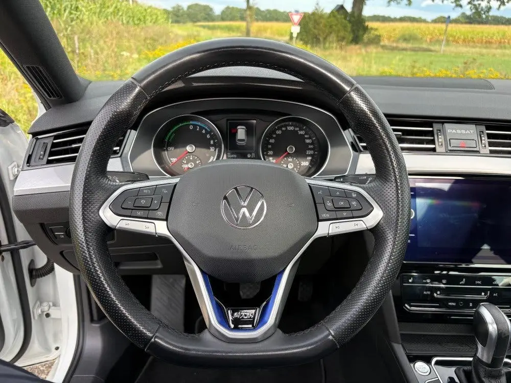 Volkswagen PASSAT 1.4 TSI GTE / BUSSINESS / PANO / NETTE STA uit 2021, foto 9