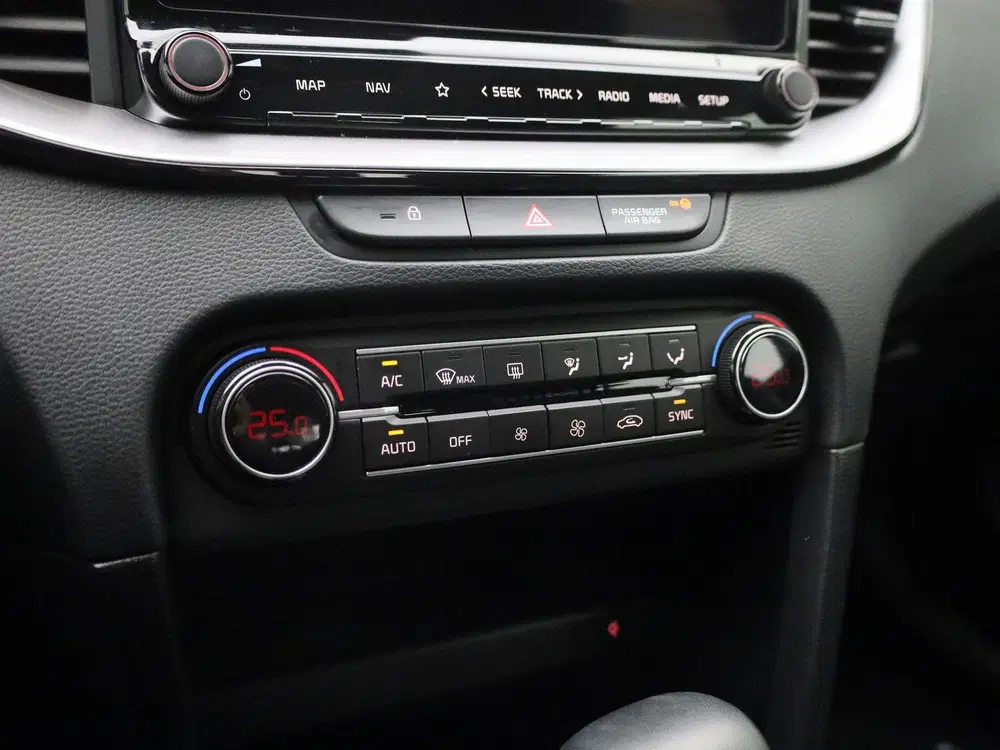 Kia Ceed Pulse 1.0 T-GDi 120 MHEV DCT ISG uit 2024, foto 19