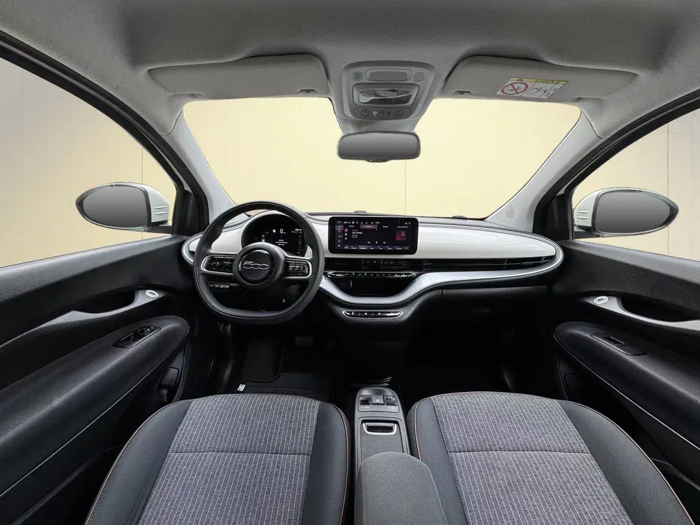 Fiat 500e ICON+ 42KWH Soh 93% MAGIC-EYE uit 2021, foto 13