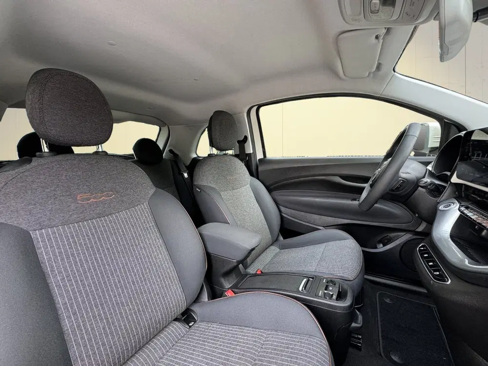 Fiat 500e ICON+ 42KWH Soh 93% MAGIC-EYE uit 2021, foto 17