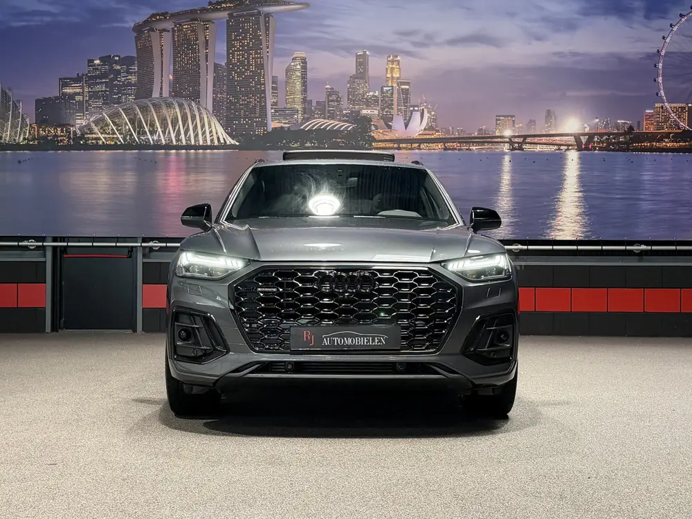 Audi Q5 50 TFSI e 3x S-Line Luchtvering uit 2022, foto 2