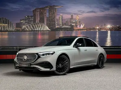 Mercedes-Benz E-Klasse 400 e 4MATIC AMG AlpinGrey uit 2023