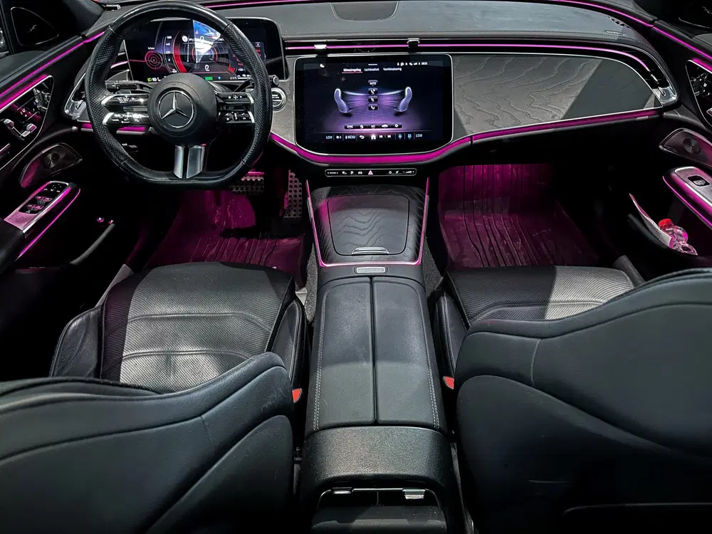 Mercedes-Benz E-Klasse 400 e 4MATIC AMG AlpinGrey uit 2023, foto 12