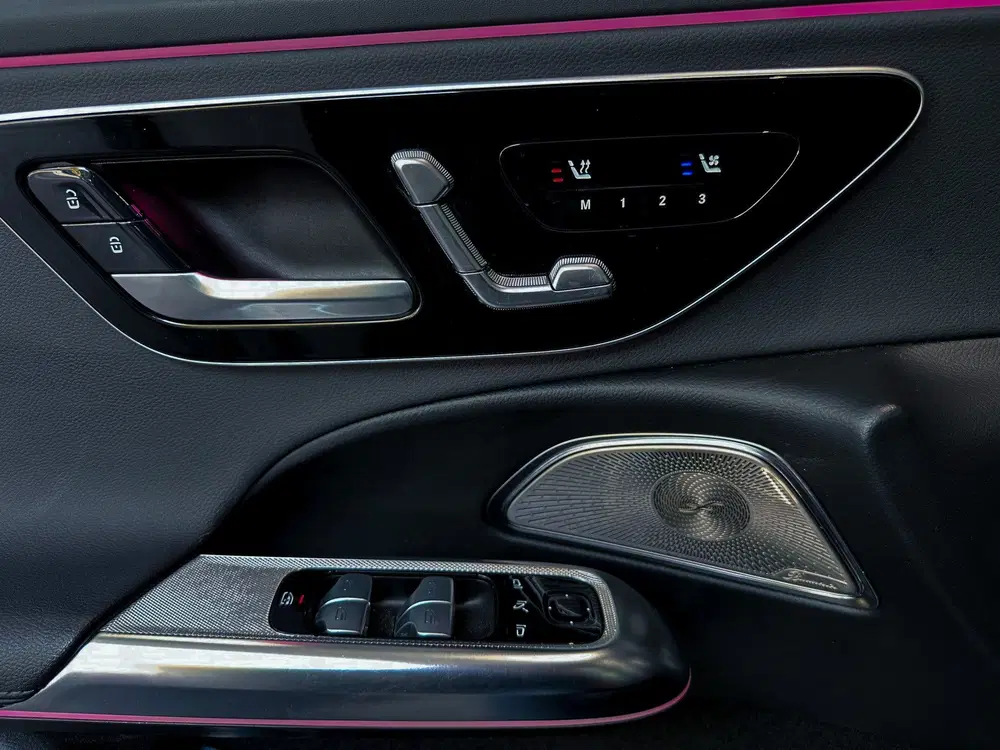 Mercedes-Benz E-Klasse 400 e 4MATIC AMG AlpinGrey uit 2023, foto 9