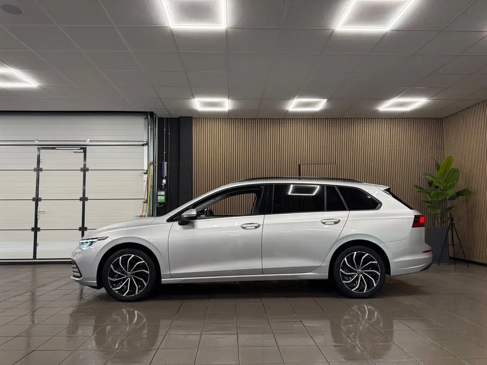 Volkswagen Golf Variant 1.0 TSI Life * NL Auto / Trekhaak / uit 2022, foto 2