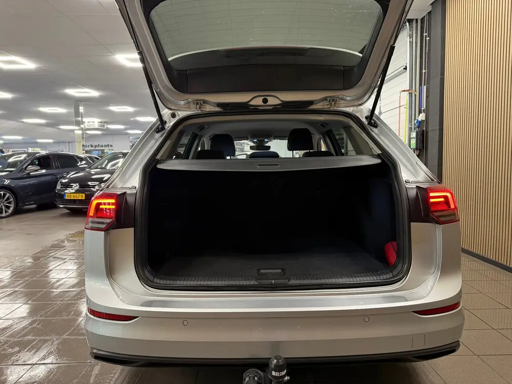 Volkswagen Golf Variant 1.0 TSI Life * NL Auto / Trekhaak / uit 2022, foto 5
