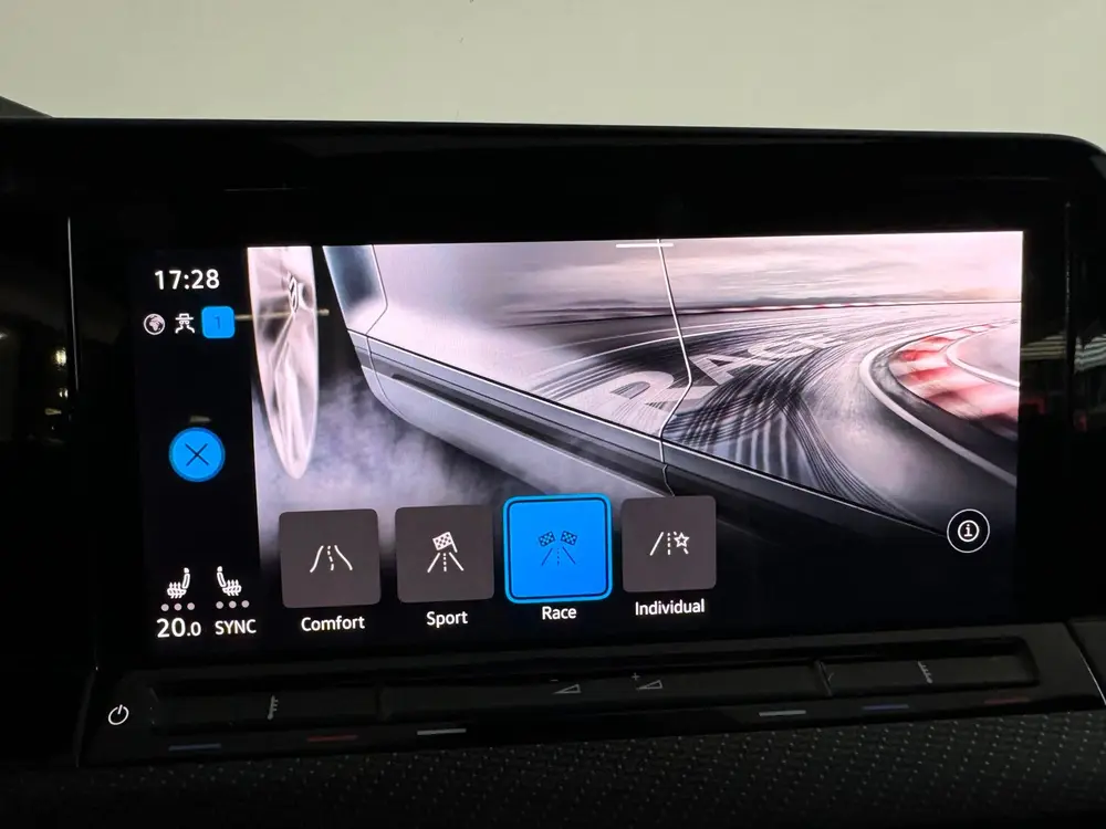 Volkswagen Golf 2.0 TSI R 4Motion Pano|Camera|Stoelverwarmin uit 2023, foto 15
