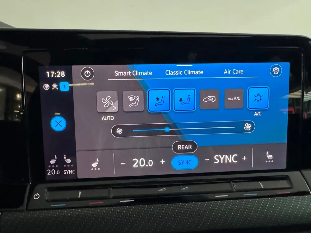 Volkswagen Golf 2.0 TSI R 4Motion Pano|Camera|Stoelverwarmin uit 2023, foto 16