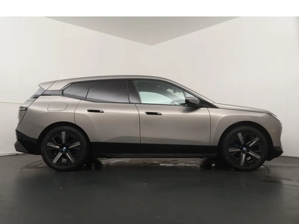 BMW iX xDrive40 uit 2026, foto 8