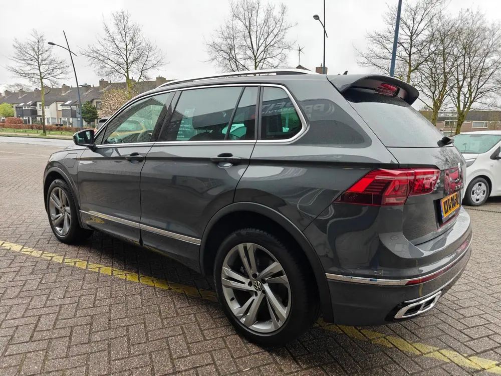 Volkswagen Tiguan 1.4 TSI eHybrid R-Line Business+ / Panoram uit 2022, foto 8