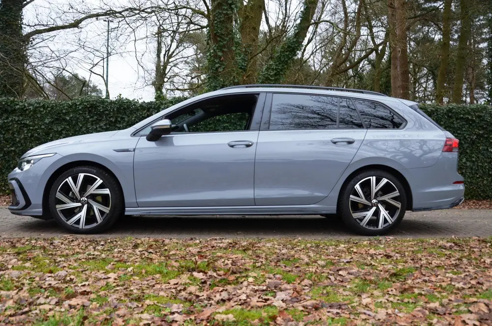 Volkswagen Golf Variant 1.5 eTSI R-Line Business Automaat/Di uit 2023, foto 2