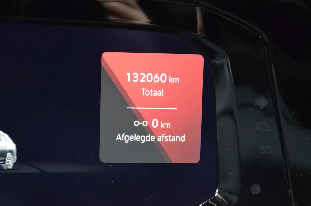 Volkswagen Golf Variant 1.5 eTSI R-Line Business Automaat/Di uit 2023, foto 4