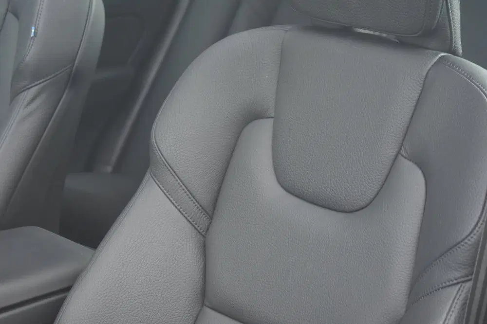 Volvo XC60 T6 350pk AWD Plus Dark uit 2024, foto 20