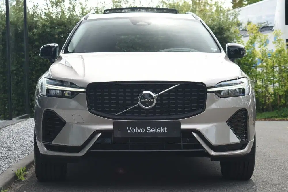 Volvo XC60 T6 350pk AWD Plus Dark uit 2024, foto 3