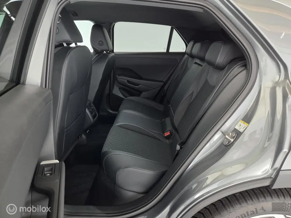 Volkswagen T-Roc 1.5 eTsi 150PK R-Line First Edition trekhaa uit 2026, foto 13