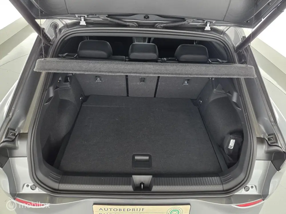 Volkswagen T-Roc 1.5 eTsi 150PK R-Line First Edition trekhaa uit 2026, foto 17