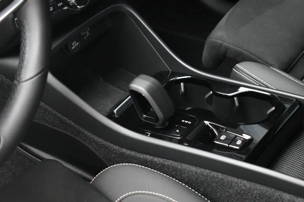 Volvo XC40 T4 211pk [Plug-in] Plus Dark uit 2022, foto 12