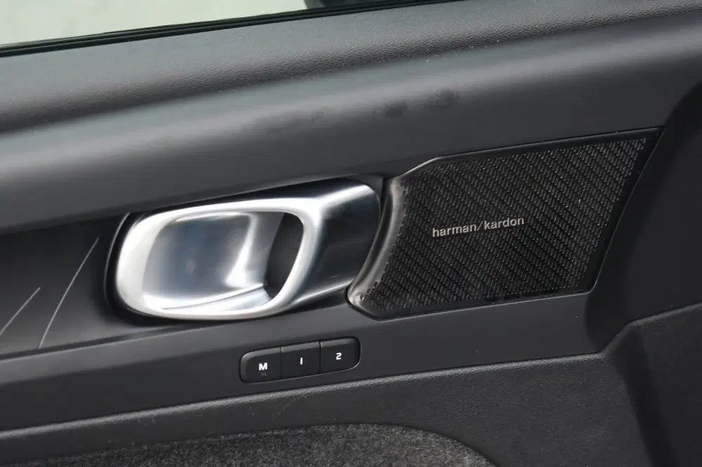 Volvo XC40 T4 211pk [Plug-in] Plus Dark uit 2022, foto 16