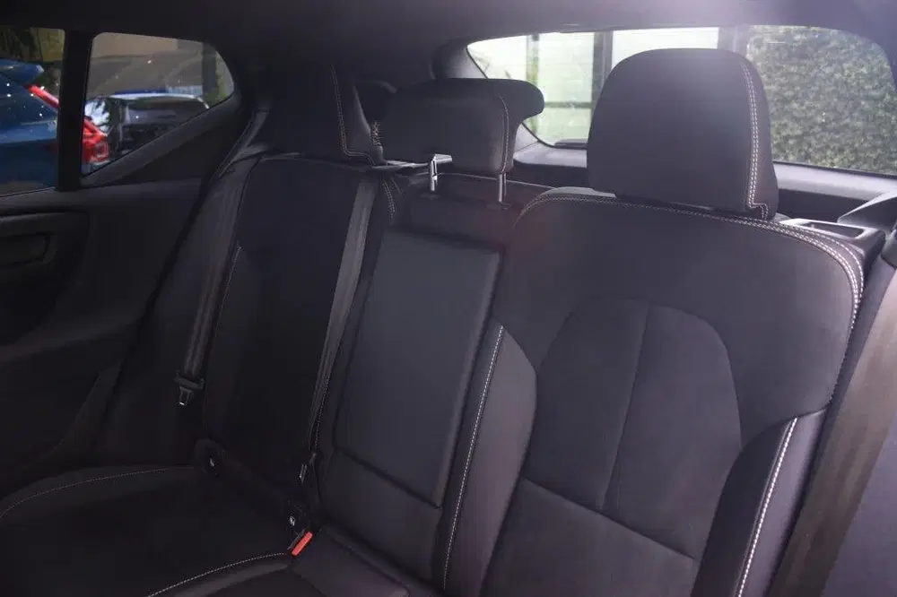 Volvo XC40 T4 211pk [Plug-in] Plus Dark uit 2022, foto 19
