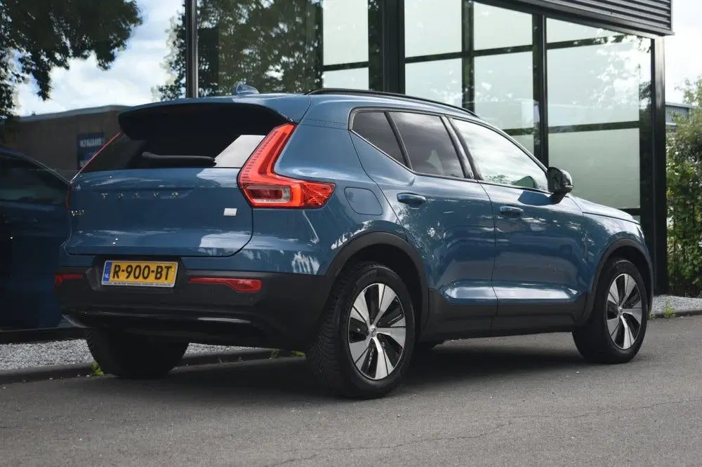Volvo XC40 T4 211pk [Plug-in] Plus Dark uit 2022, foto 2