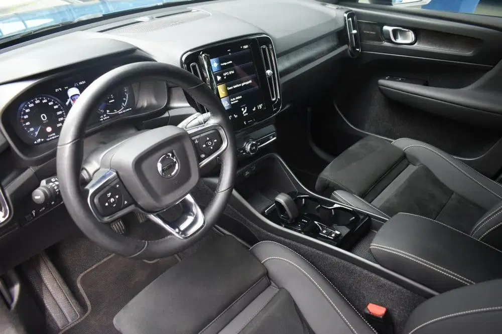 Volvo XC40 T4 211pk [Plug-in] Plus Dark uit 2022, foto 3