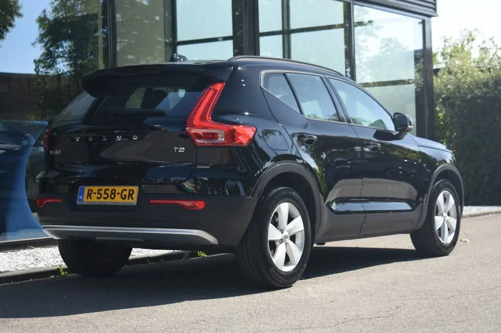Volvo XC40 T2 129pk Aut. Essential uit 2022, foto 2