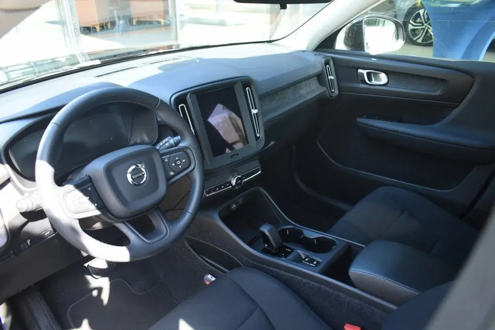 Volvo XC40 T2 129pk Aut. Essential uit 2022, foto 3