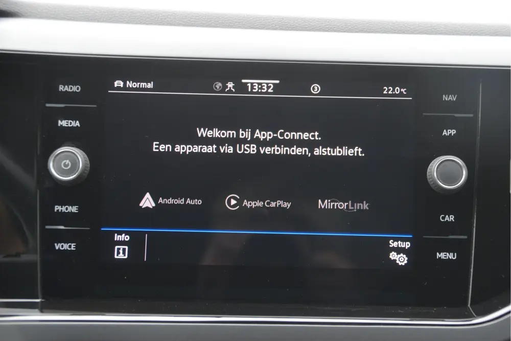Volkswagen Taigo 1.5 TSI R-Line Business LED | DAB | Camera' uit 2022, foto 20