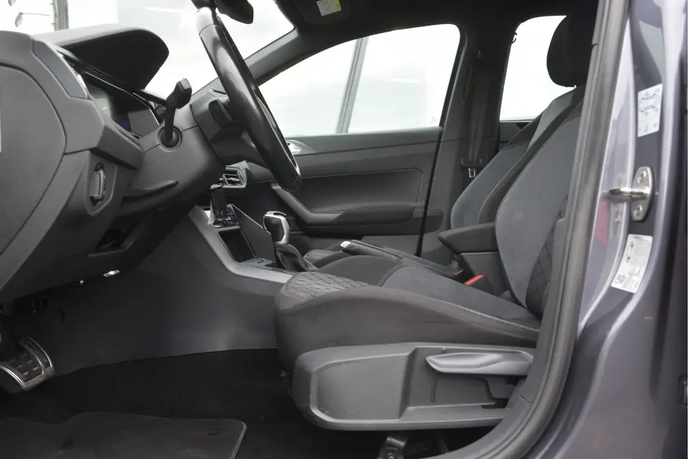 Volkswagen Taigo 1.5 TSI R-Line Business LED | DAB | Camera' uit 2022, foto 6