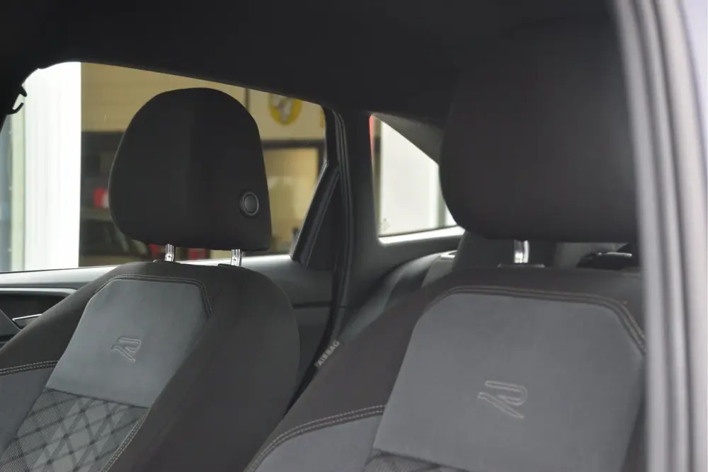 Volkswagen Taigo 1.5 TSI R-Line Business LED | DAB | Camera' uit 2022, foto 7