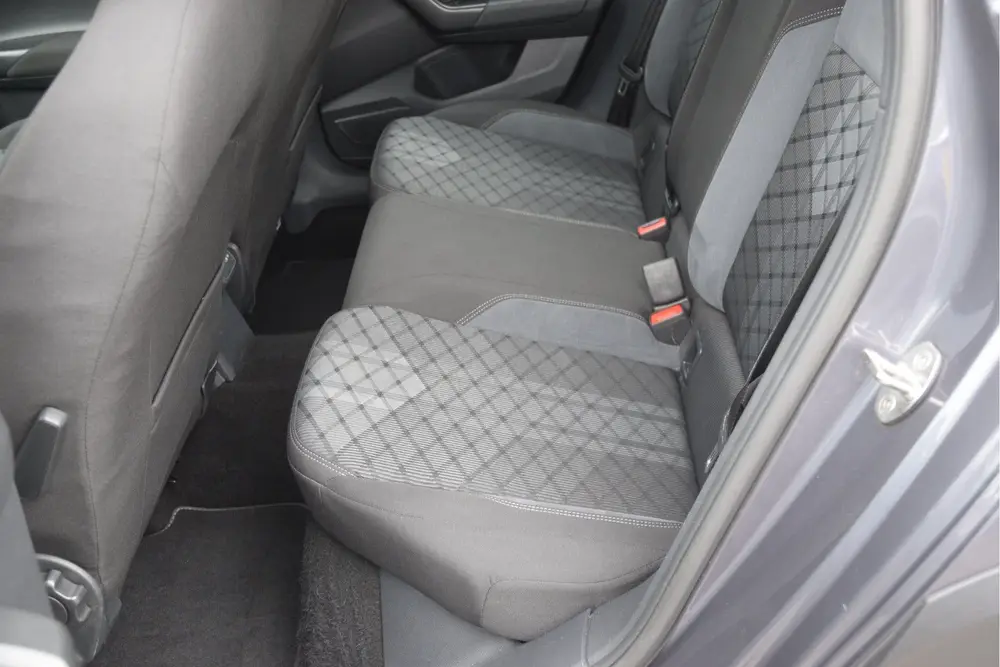 Volkswagen Taigo 1.5 TSI R-Line Business LED | DAB | Camera' uit 2022, foto 9