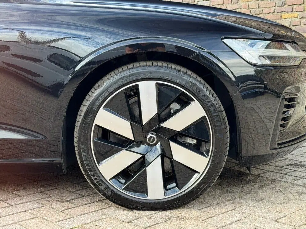 Volvo V60 2.0 T6 AWD Ultra Dark Panodak Leer H&K Hea uit 2024, foto 11