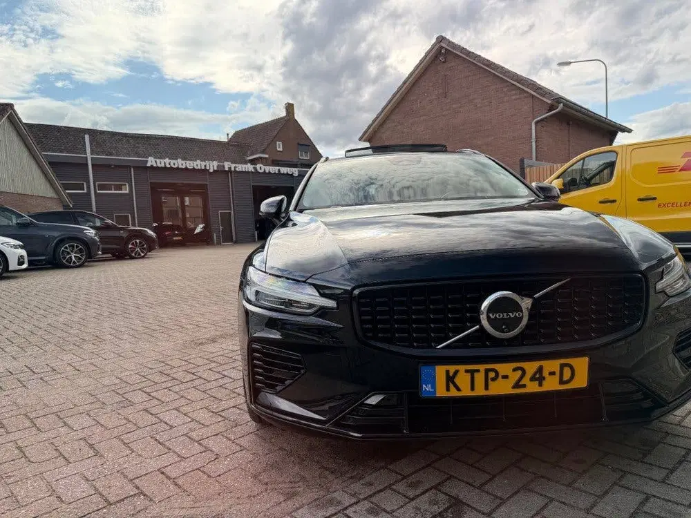 Volvo V60 2.0 T6 AWD Ultra Dark Panodak Leer H&K Hea uit 2024, foto 12