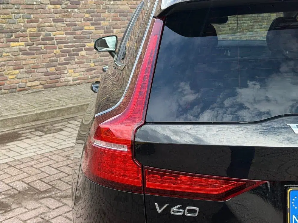 Volvo V60 2.0 T6 AWD Ultra Dark Panodak Leer H&K Hea uit 2024, foto 14