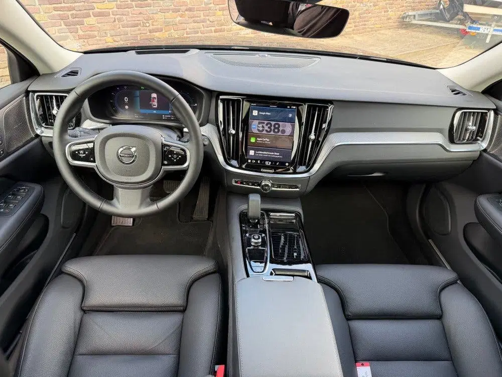 Volvo V60 2.0 T6 AWD Ultra Dark Panodak Leer H&K Hea uit 2024, foto 2