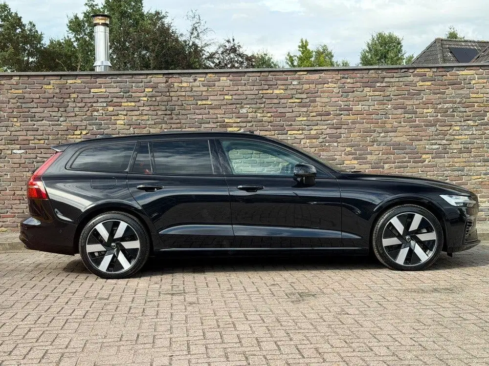 Volvo V60 2.0 T6 AWD Ultra Dark Panodak Leer H&K Hea uit 2024, foto 8