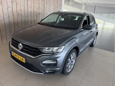 Volkswagen T-Roc 1.5 TSI Style Business (bj 2019, automaat) uit 2019