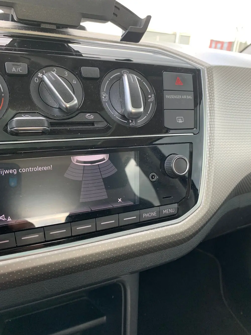 Volkswagen Up! 1.0 60PK 3D BMT 2019 Zwart uit 2019, foto 10