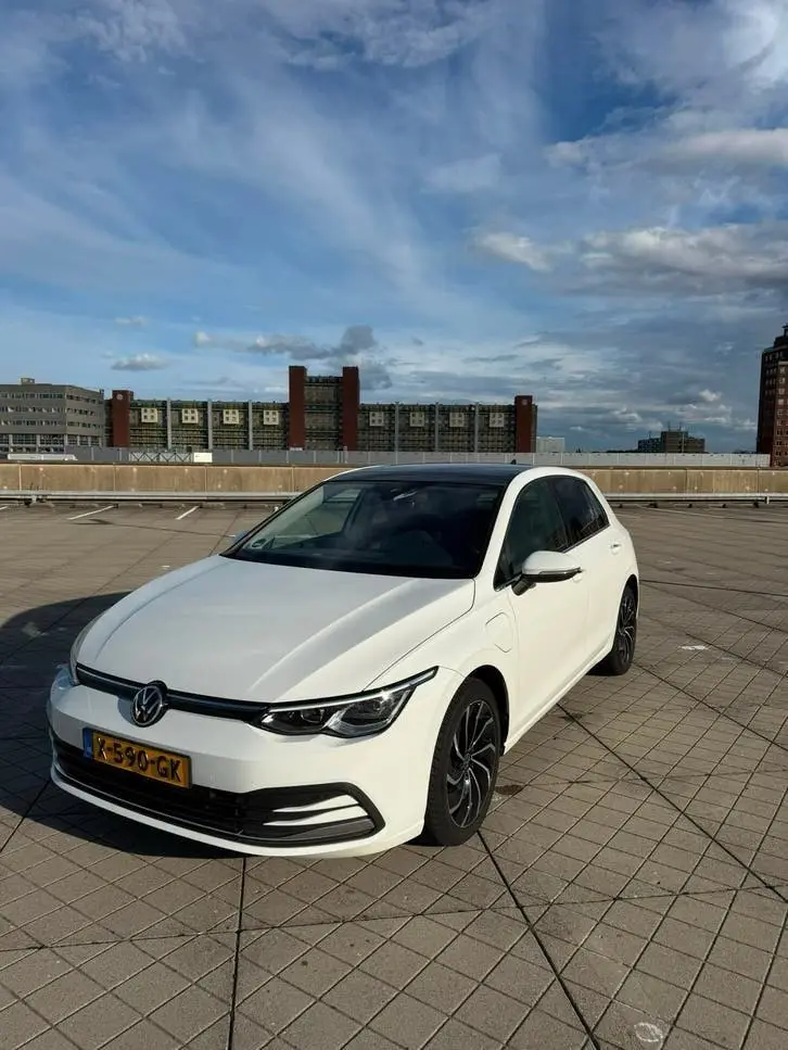 Volkswagen Golf 1.4 Ehybrid 204pk DSG 2021 Wit uit 2021