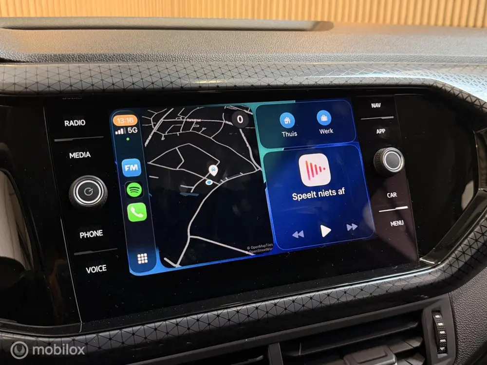 Volkswagen T-Cross 1.0 TSI DSG R-Line BEATS VIRTUAL CARPLAY uit 2019, foto 20